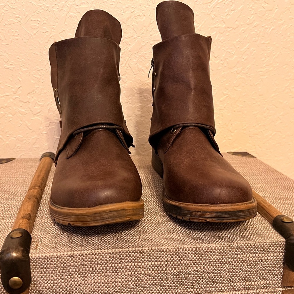 Brown wide ankle slip on boots- Size 8 - Picture 2 of 7